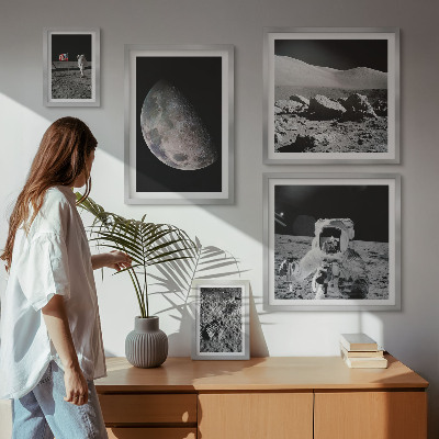 Poliptih v okvirju Lunine pokrajine astronavtov