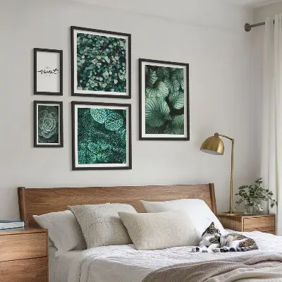 Zeleni listi sodobnih rastlin poliptih v okvirju