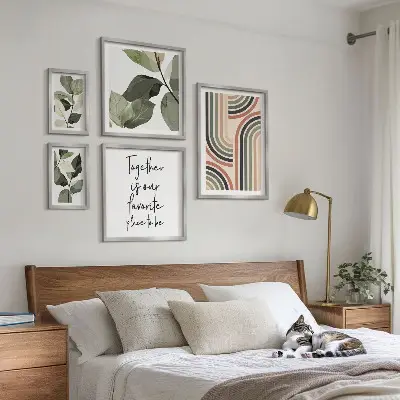Komplet ujemajočih se slik elegantna geometrija s cvetličnimi poudarki