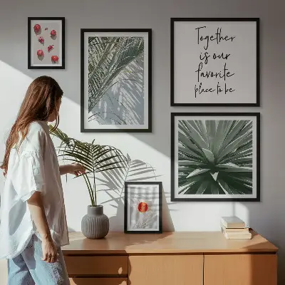 Komplet ujemajočih se slik v boho stilu z motivi rastlin, sadja in tropskega pridiha