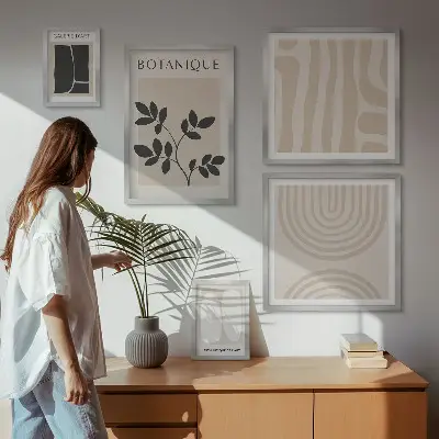 Komplet elegantnih grafik z rastlinskimi motivi skladno ujemajoči se motivi