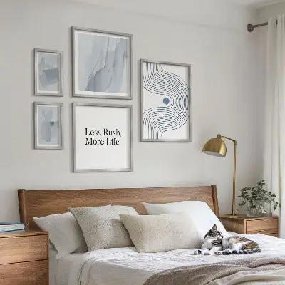 Sodobna minimalistična grafika poliptih v okvirju