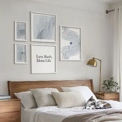 Sodobna minimalistična grafika poliptih v okvirju