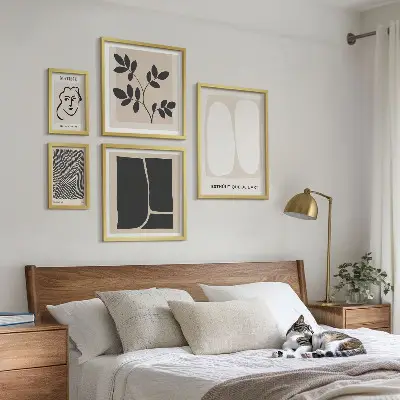 Komplet minimalističnih linijskih grafik ujemajoče se stenske dekoracije