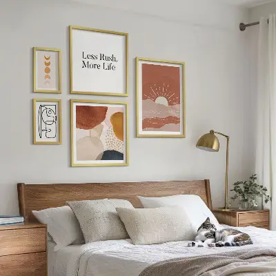 Elegantna abstraktna grafika sonca poliptih v okvirju