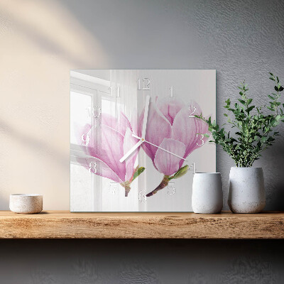 Kvadratna ura Magnolija