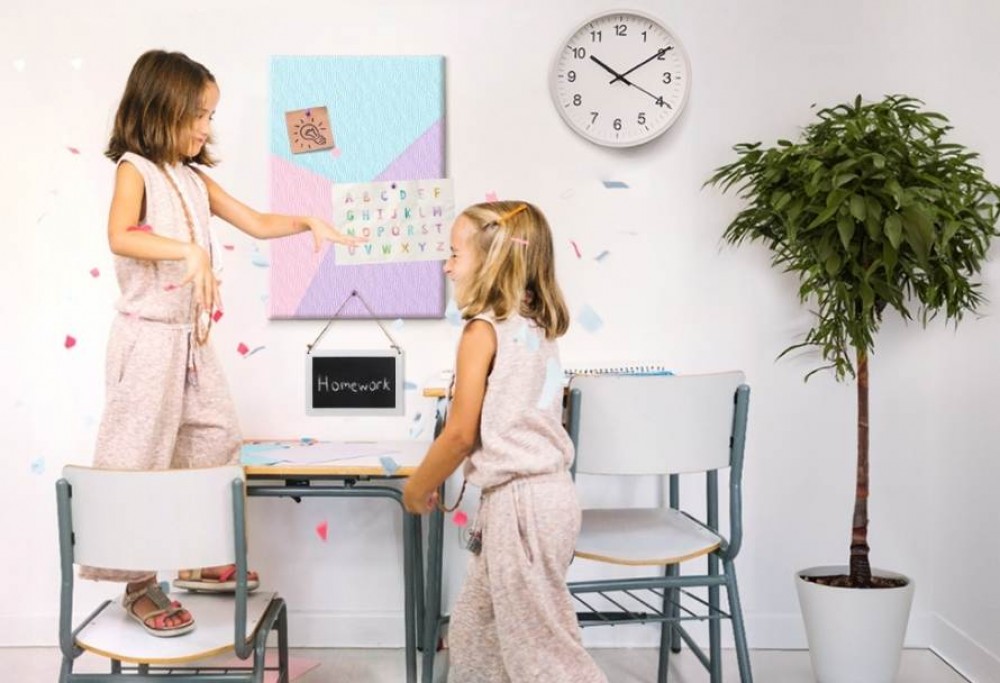 kaj obesiti nad svojo mizo