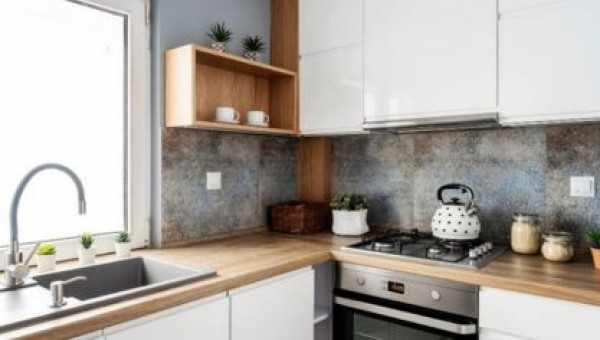 Kako poceni prenoviti staro kuhinjo - preprosti načini za učinkovito preobrazbo